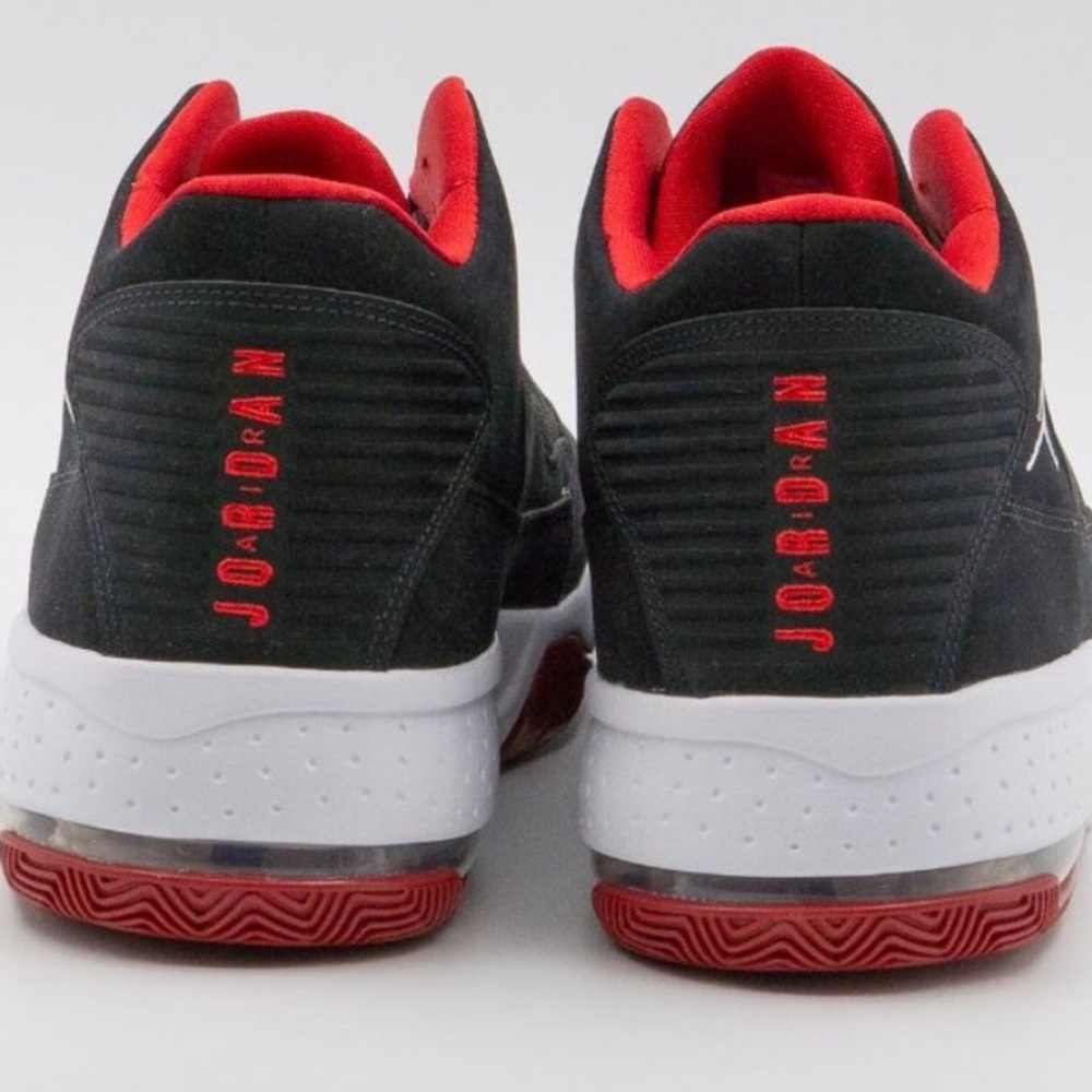 JORDAN Max Aura 2 Black Gym Red Sz 13. ** NEW WITH BOX.** - Picture 8 of 9